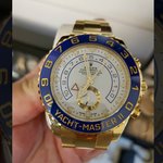 휴게소 화장실에 두고 온 시계… “현상금 3천만 원”