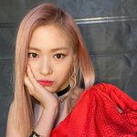 얘들아 아무 휴대폰 가게 가서 <b>필름</b> 붙여달라고 하면