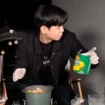 파인애플한테 실수하는 양요섭