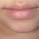 나보다 입술 <b>혈색</b> 없는 사람 있냐 ㅈㄴ 하얘