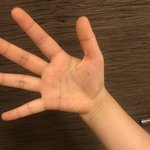 나 <b>팔목</b>만 보면 정상체중 같지않냐