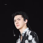 세훈이 이 옷 그 오세훈 <b>단추</b> 더 풀어
