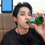 <b>영통</b>팬싸에서 소주 마시는