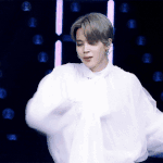 박짐인 옷도 여성용으로 겁나 <b>입힘</b>