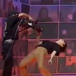 [방탄소년단] 졸린 이삐들 이 <b>자세</b> 따라해봐
