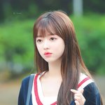 유아 비현실적이게 생겼어