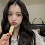 장원영 <b>개</b>부잔가봄 영상에서 <b>돈</b>얘기할때 웃음