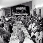 [19] Tu madre, <b>la</b> puta.