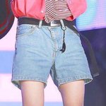 [NCT즌] 이거 런쥰이 다리임...?