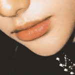 난 입술 좀 <b>도톰</b>하고 예쁜 남돌한테 자꾸 반함