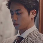 '비주얼 <b>원톱</b>' 아름다운 입술을 아이돌