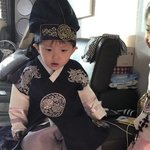 백현이 조카야 똑같이 생겼징