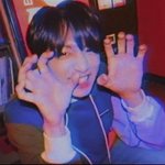 이 <b>사진</b> 유포리아 뮤비 몇 분에 나오는 <b>지</b> 아는 사람 있냐;;;