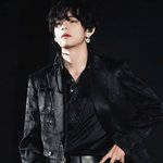 <b>김뷔</b>