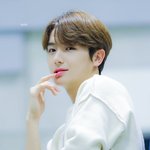 별안간가슴이<b>웅장</b>해지고벅차오르는남성1위