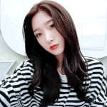 <b>채연</b>