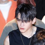 대놓고 <b>각인</b>되는 남돌 미모