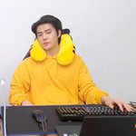 오늘 오세훈 병아리옷ㅋㅋㅋㅋㅋ