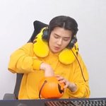 세훈이가 <b>고심</b>끝에 고른 건..