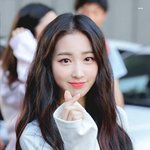헷갈리기 힘든 <b>확고</b>한 미모의 여돌
