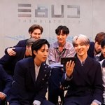 [펜타곤] 팬들 데이지 <b>응원</b>법 보면서 웃는거