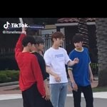 [<b>TXT</b>모아] 틱톡에서 작년 애들 목격짤 올라옴