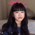 근데 진짜 전지영 얼굴형 예쁘고 작은 건 ㅈㄴ<b>부럽</b>..