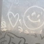 나 지금 창문에 이러는<b>중임</b>
