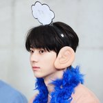 [모두드루와] 황민현 핑크색 착붙인듯