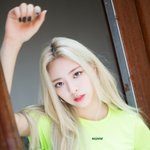 있지 <b>유나</b> 얼굴형이 완벽한 계란형 얼굴 아님?