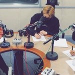 [펜타곤] 후이 <b>연필</b> 이렇게 잡는대