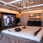 인당 집 <b>or</b> 영화관 선택은?