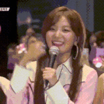 [댓글부탁해] <b>슬기</b> 마이크 뺏는 <b>아이린</b>