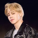 요즘 어줍잖게 <b>지민</b>이 따라하는 아이돌 너무 많은듯