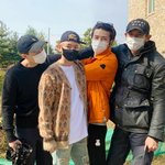 [EXO] 아 준면이가 세훈이 뒷<b>통수</b> 잡고 있엌ㅋㅌㅌㅌㅋㅋ