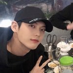 <b>Ar</b> 트니까 당황하면서 mr틀어달라하는 아이돌