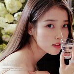 소주 광고 최초 매거진 화보 찍은 아이유
