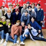 [<b>NCT</b>] 와 2018사진 보니까 인원수 진짜 적어보인다