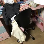 ㅅㅂ 이거봐봐 내 <b>책상</b>