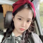<b>새침</b>한 표정에 혹할 걸그룹 멤버