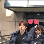 [드루와] 남자 아이돌 실물짤 역대급 2명