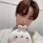 <b>휴닝</b>카이 오늘 셀카 잘나왔네