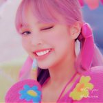 트와이스 <b>채영</b>이랑 블랙핑크 제니는 뭔가 만화에서 튀어나온거 같은...