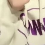 [댓글부탁해] 이 후드티 뭔 줄 아는 <b>사라</b>뮤ㅠ