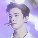 뭘 해도 <b>우아</b>해보이는 남돌