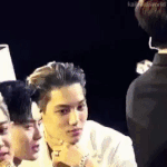 아니 진짜 카이 멜로<b>눈깔</b> 오해할뻔했네