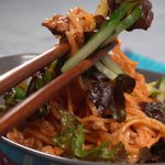 [내가한요리] 새콤 달콤 매콤 (돼지고기 비빔<b>국수</b>)