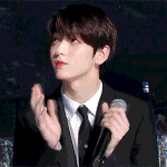 웃을 때 마다 마카롱 <b>생성</b>