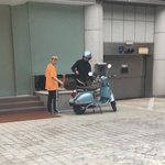 ?찬열 왜 배달하는거야?