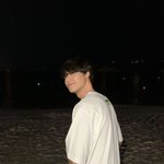 고양이가 자꾸 몸 <b>위에</b> 올라와